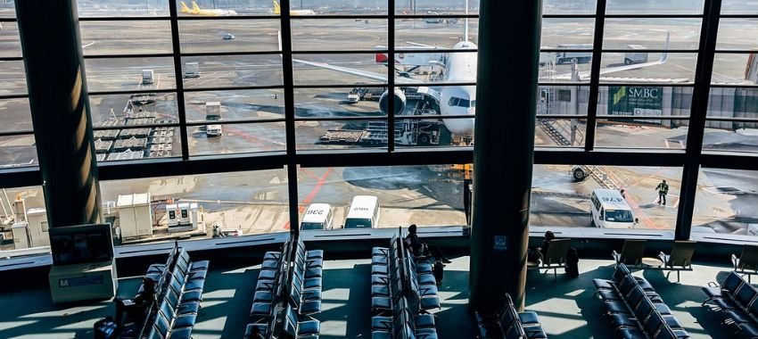 oesman sadik airport