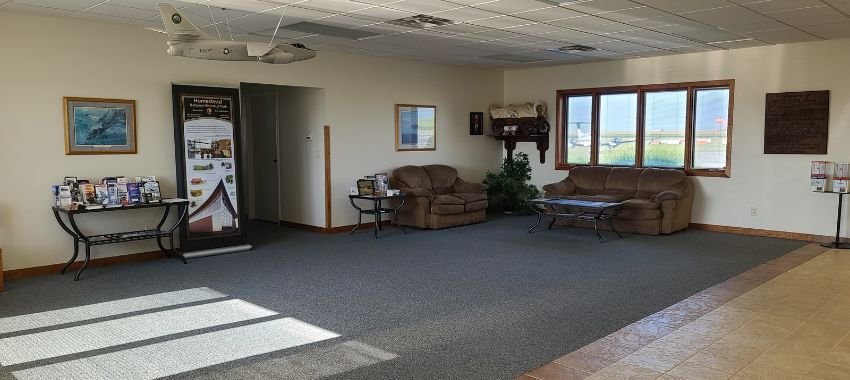 Beatrice-Commerce Airport