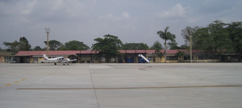 Las Brujas Airport